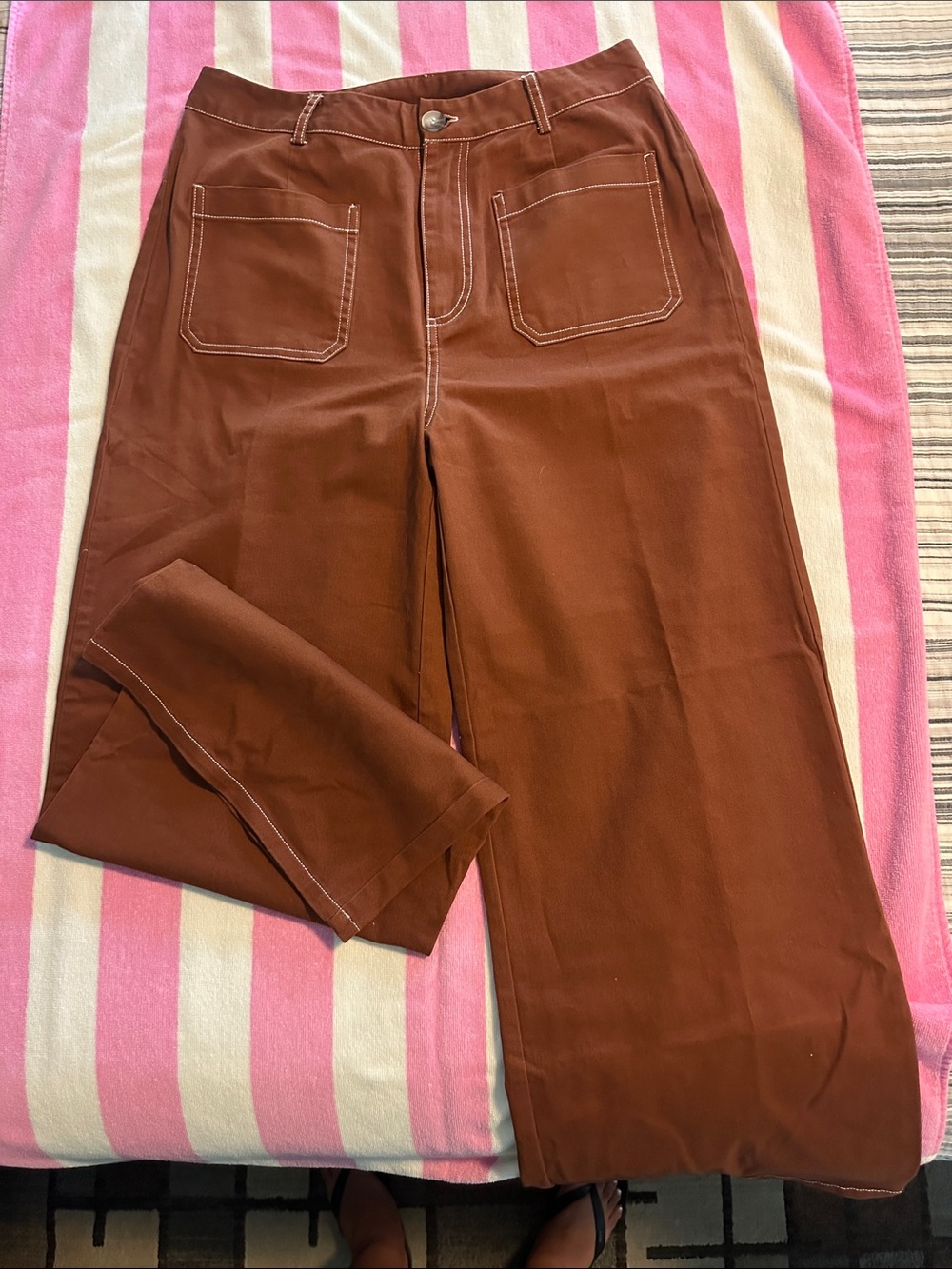 entro Women's Wide-Leg Jeans in Rust Brown